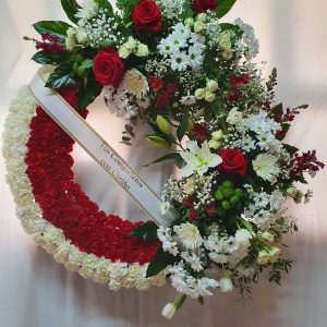 Corona de medio aro de flor